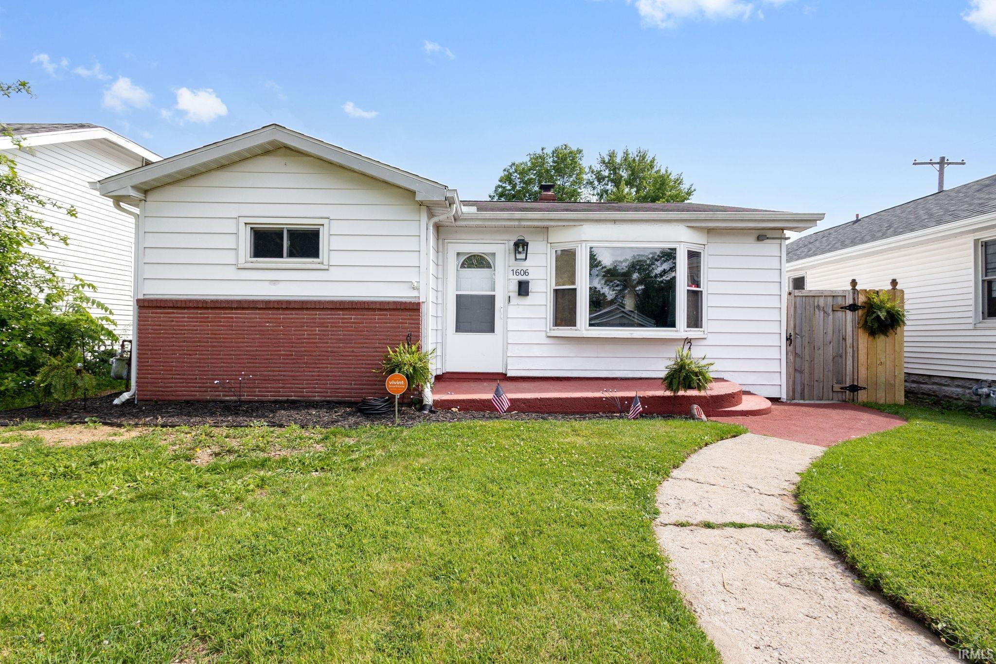 1606 E Fox Street South Bend IN 46613