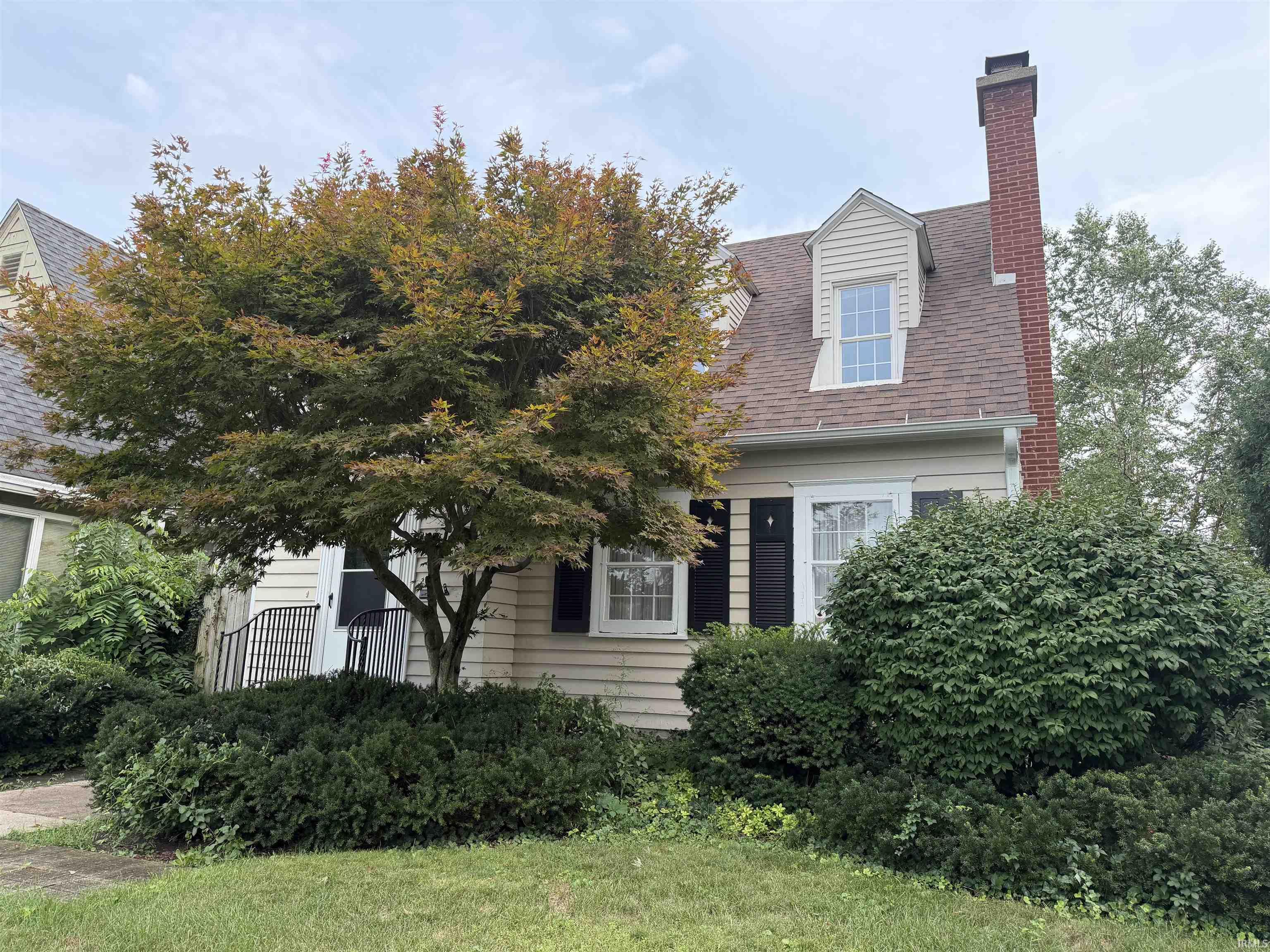 1006 E Oakside Street South Bend IN 46614