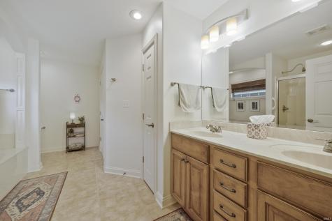 834 Saint Giles Court Evansville IN 47725