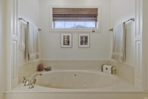 834 Saint Giles Court Evansville IN 47725