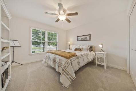 834 Saint Giles Court Evansville IN 47725