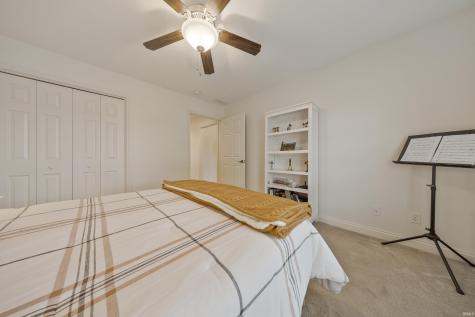 834 Saint Giles Court Evansville IN 47725