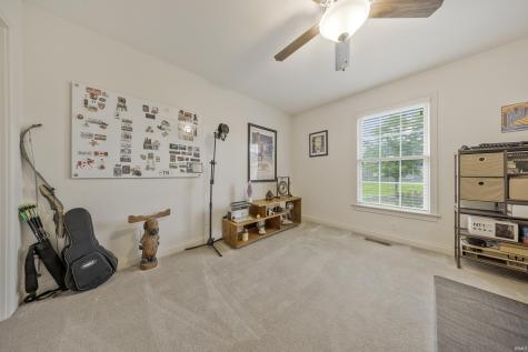 834 Saint Giles Court Evansville IN 47725