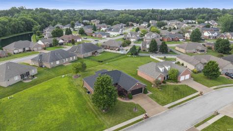 834 Saint Giles Court Evansville IN 47725