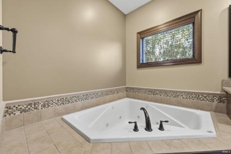2208 Longleaf Drive Fort Wayne IN 46814