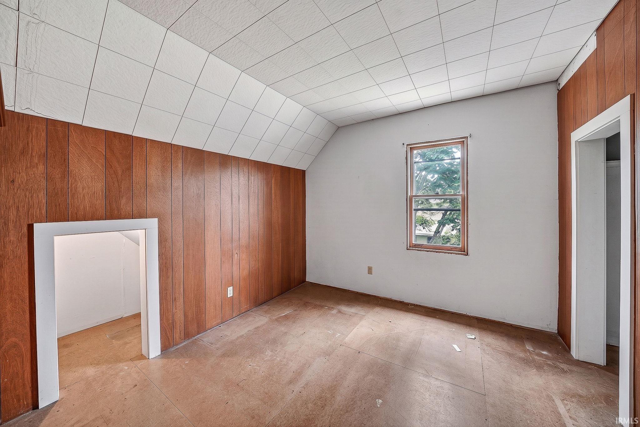 717 E 7th Street Mishawaka IN 46544