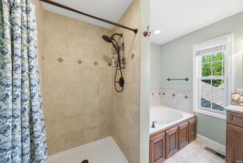 6527 Sir Francis Cove Fort Wayne IN 46835