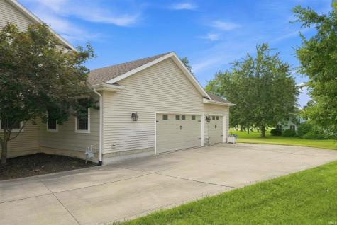 6527 Sir Francis Cove Fort Wayne IN 46835