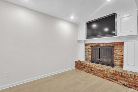 1935 S Locust Court Bloomington IN 47401