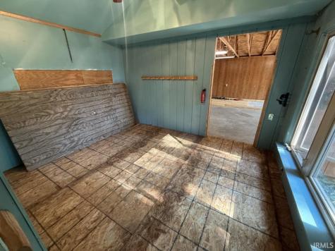 10857 E 662 N Upland IN 46989