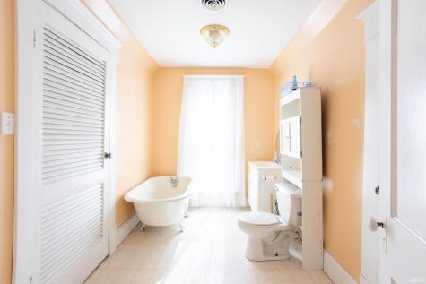 1138 M Street Bedford IN 47421