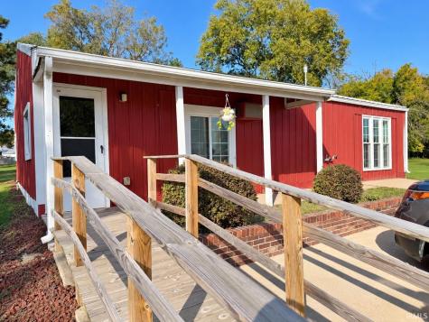 1638 S 50 E Winamac IN 46996