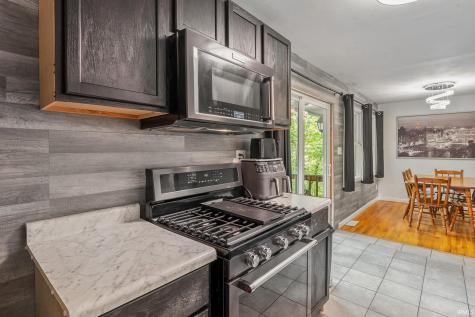 221 W Chester Drive Ellettsville IN 47429