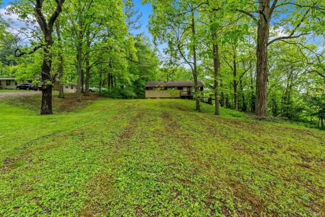 221 W Chester Drive Ellettsville IN 47429