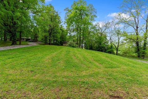 221 W Chester Drive Ellettsville IN 47429