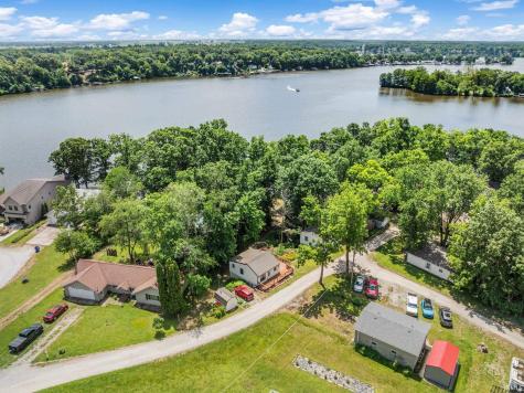 11896 W Breezy Point Drive Monticello IN 47960