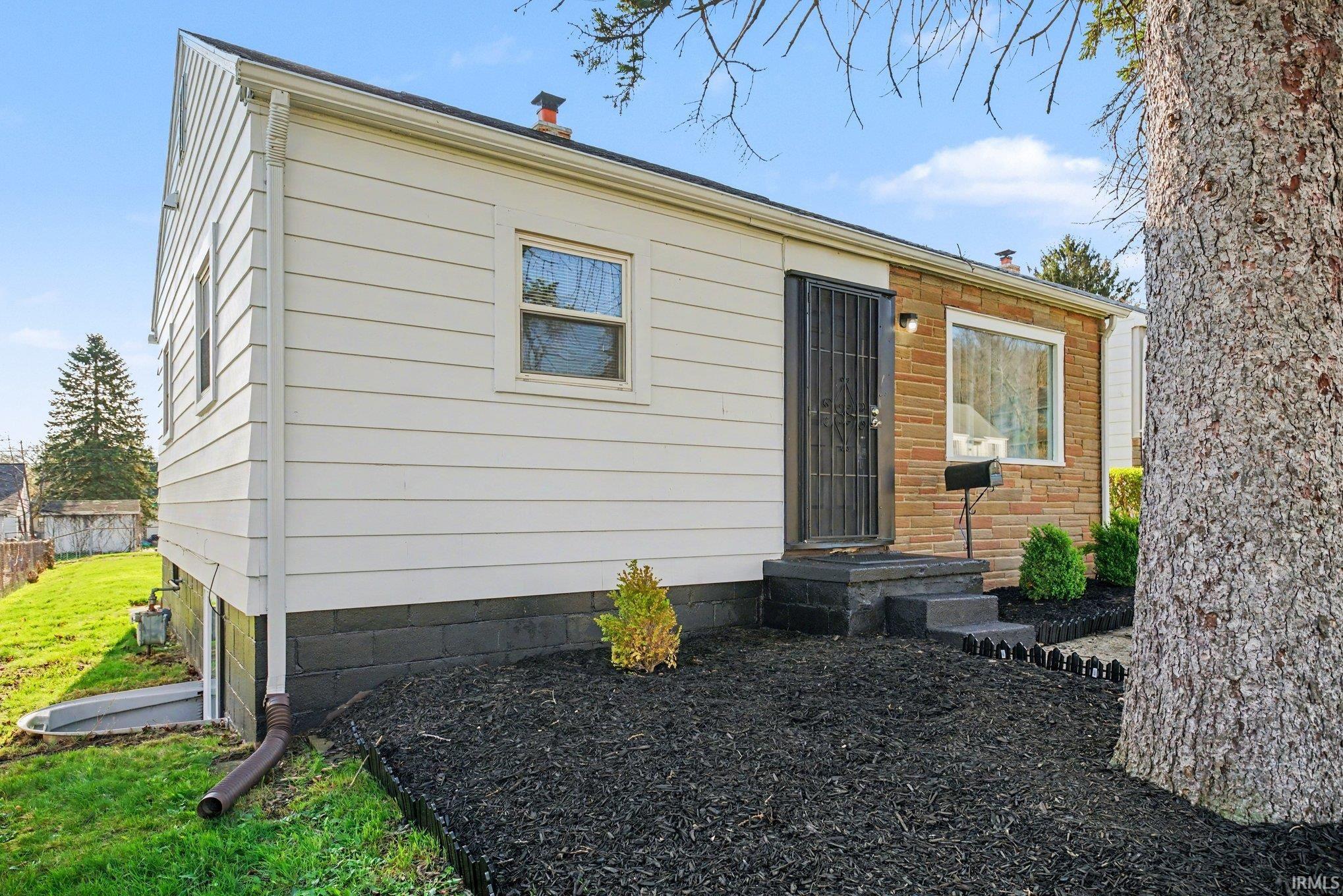 2126 S Scott Street South Bend IN 46613