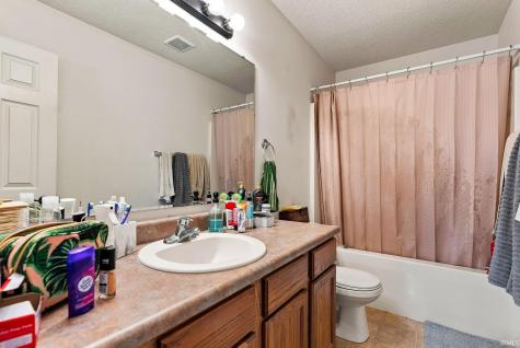 2528 Grand Canyon Corridor Fort Wayne IN 46808