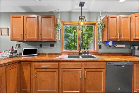 7637 E State Road 47 Waveland IN 47989