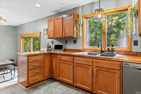 7637 E State Road 47 Waveland IN 47989
