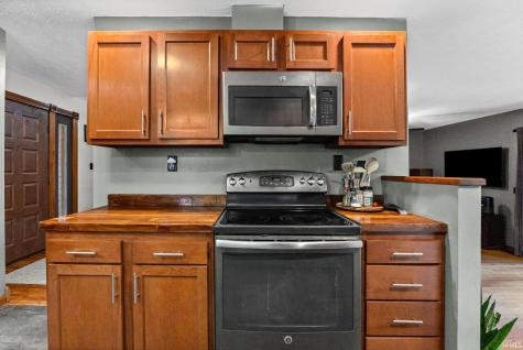 7637 E State Road 47 Waveland IN 47989
