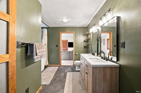 7637 E State Road 47 Waveland IN 47989