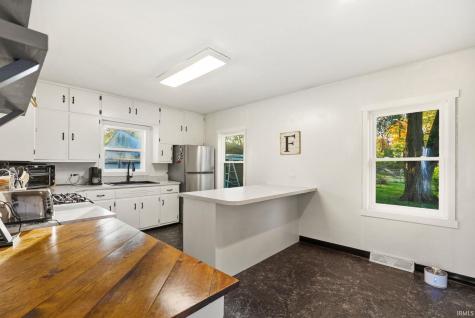 3159 W Crystal Lake Road Warsaw IN 46580