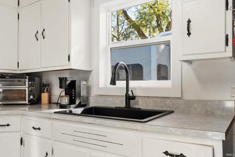 3159 W Crystal Lake Road Warsaw IN 46580