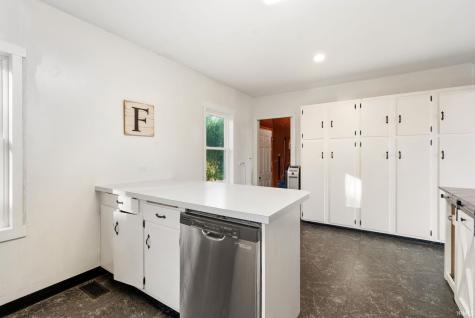 3159 W Crystal Lake Road Warsaw IN 46580