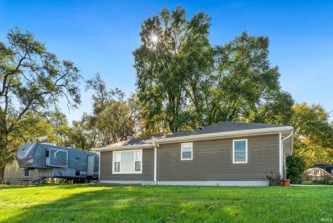 3159 W Crystal Lake Road Warsaw IN 46580