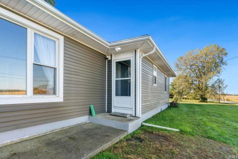 3159 W Crystal Lake Road Warsaw IN 46580