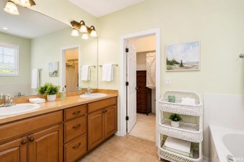 6641 Dockside Drive South Bend IN 46628