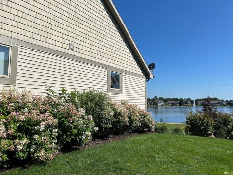 6641 Dockside Drive South Bend IN 46628