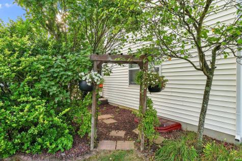 5044 Haywood Lane Plainfield IN 46168