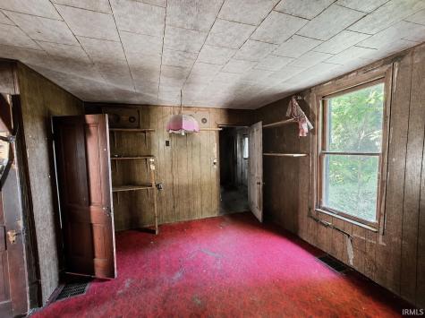 108 E Warrick Street Owensville IN 47665