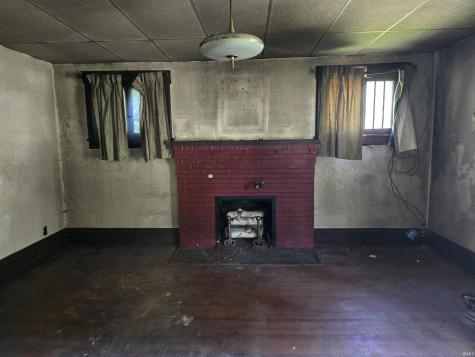 108 E Warrick Street Owensville IN 47665