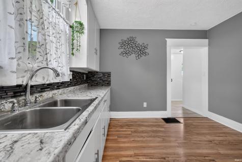 1018 Pleasant Hill Logansport IN 46947