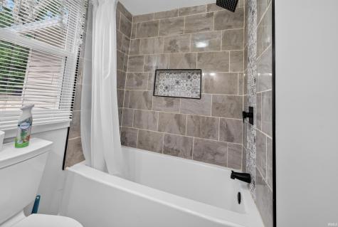 1018 Pleasant Hill Logansport IN 46947