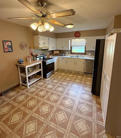 1412 E Poplar Street Petersburg IN 47567