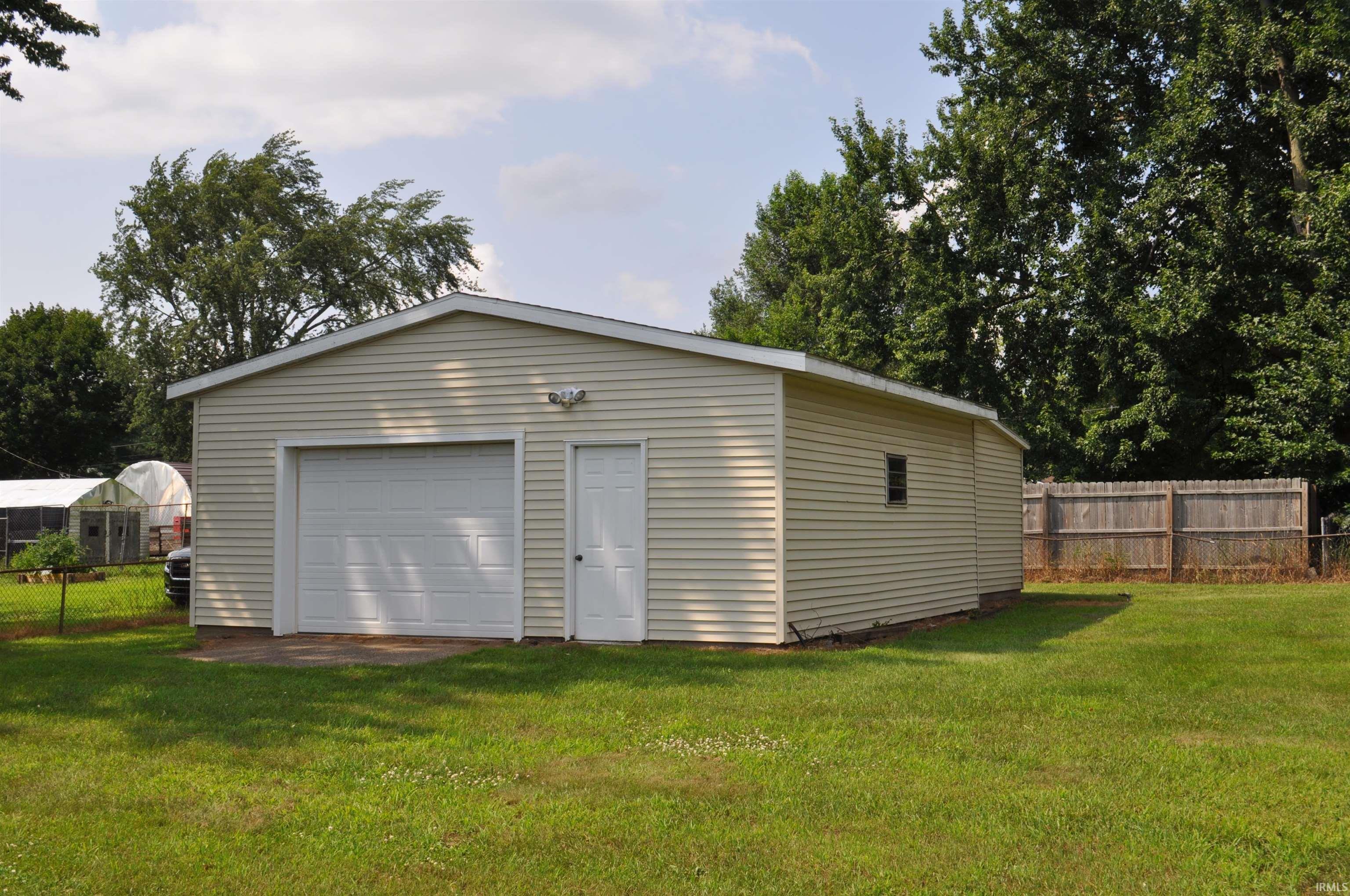 24043 Sunnyside Avenue Elkhart IN 46516