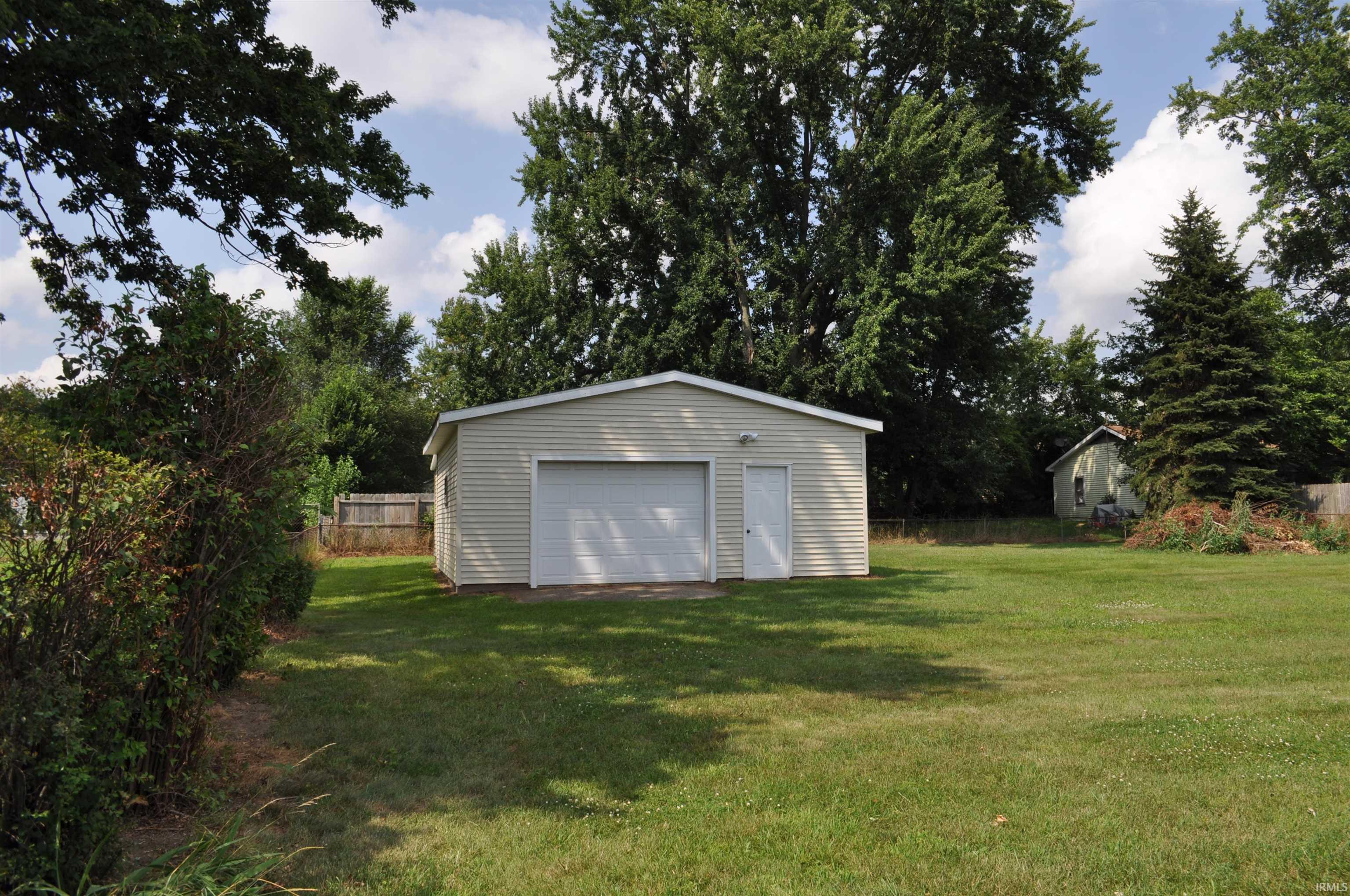 24043 Sunnyside Avenue Elkhart IN 46516