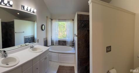 601 Finch Drive South Bend IN 46614