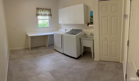601 Finch Drive South Bend IN 46614