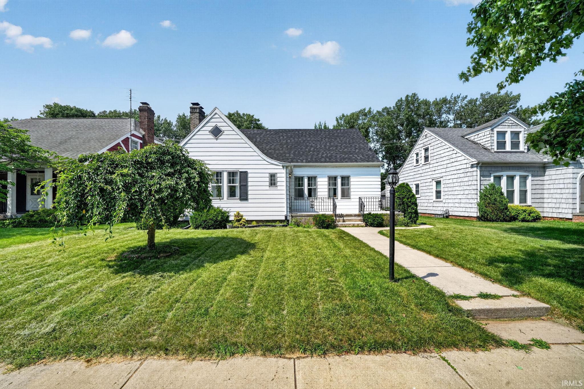 723 W Angela Boulevard South Bend IN 46617