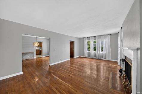 723 W Angela Boulevard South Bend IN 46617