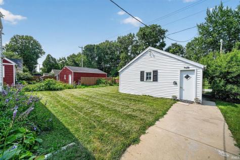 723 W Angela Boulevard South Bend IN 46617