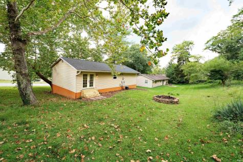 415 N Chandler Drive Ellettsville IN 47429