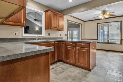 8215 Kingswood Court Evansville IN 47715