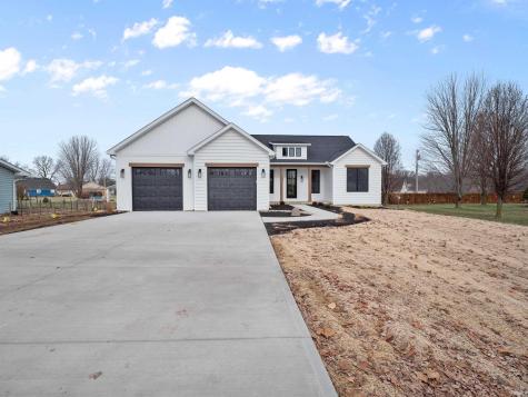 9186 E Snow White Road Cromwell IN 46732