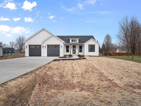 9186 E Snow White Road Cromwell IN 46732
